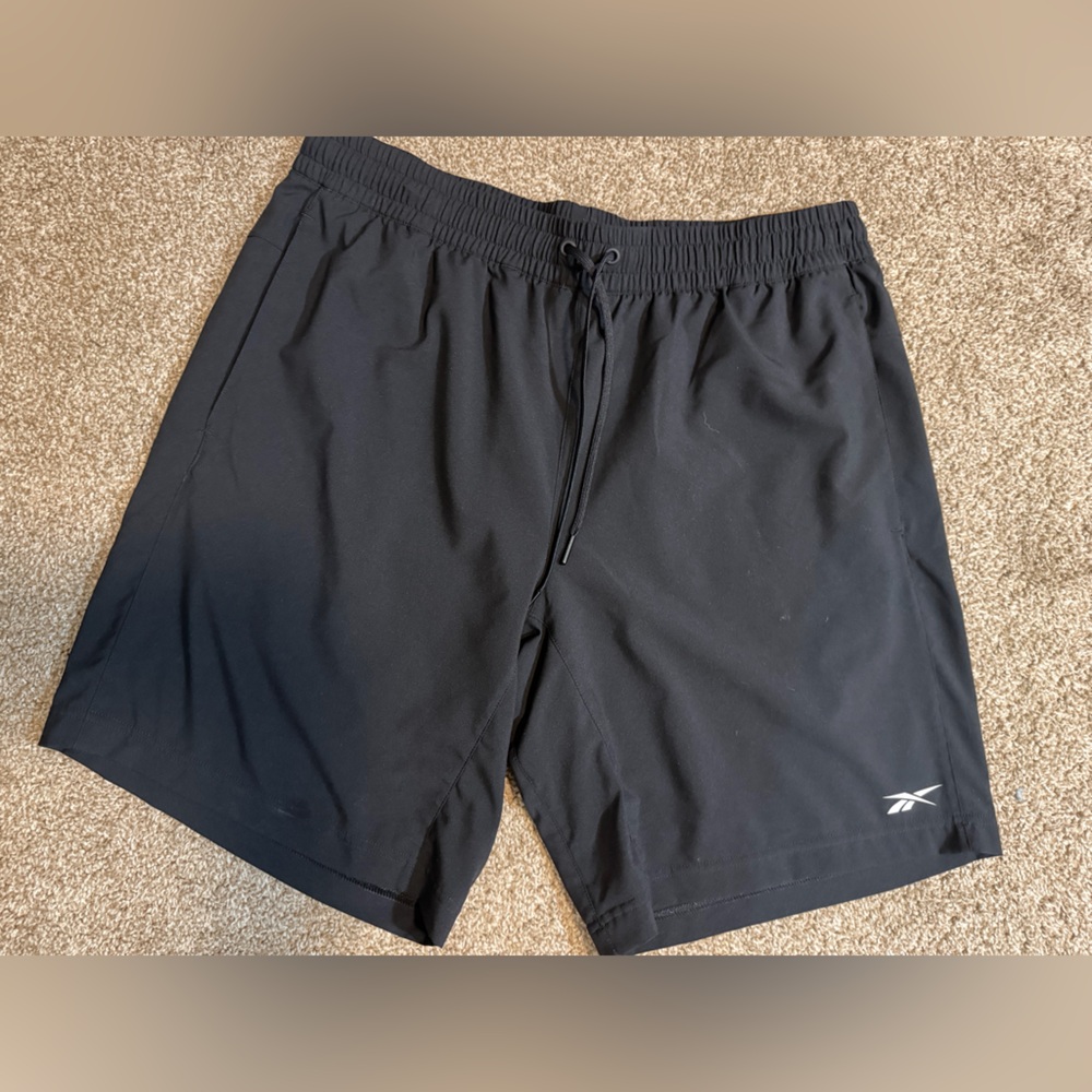 Reebok Men's large black Athletic Shorts